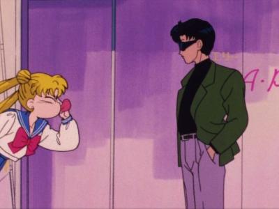 sailor_moon_01_running_into_mamoru.jpg