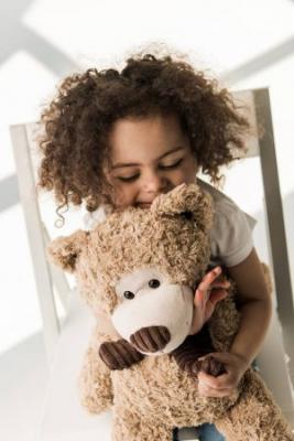 depositphotos_150511602-stock-photo-baby-girl-with-teddy-bear.jpg