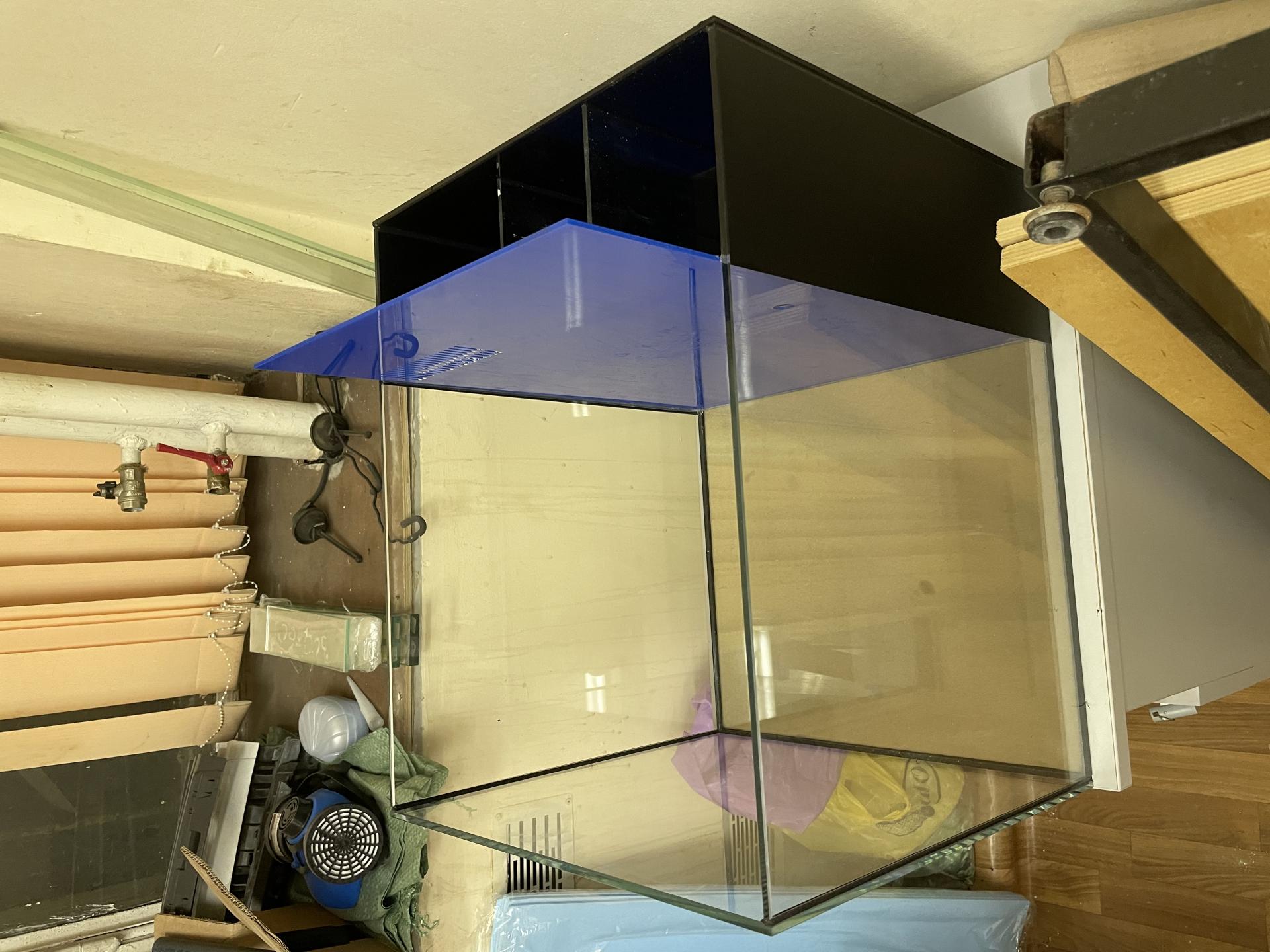 Конструкция аквариума на 400 литров с Сампов в подставке